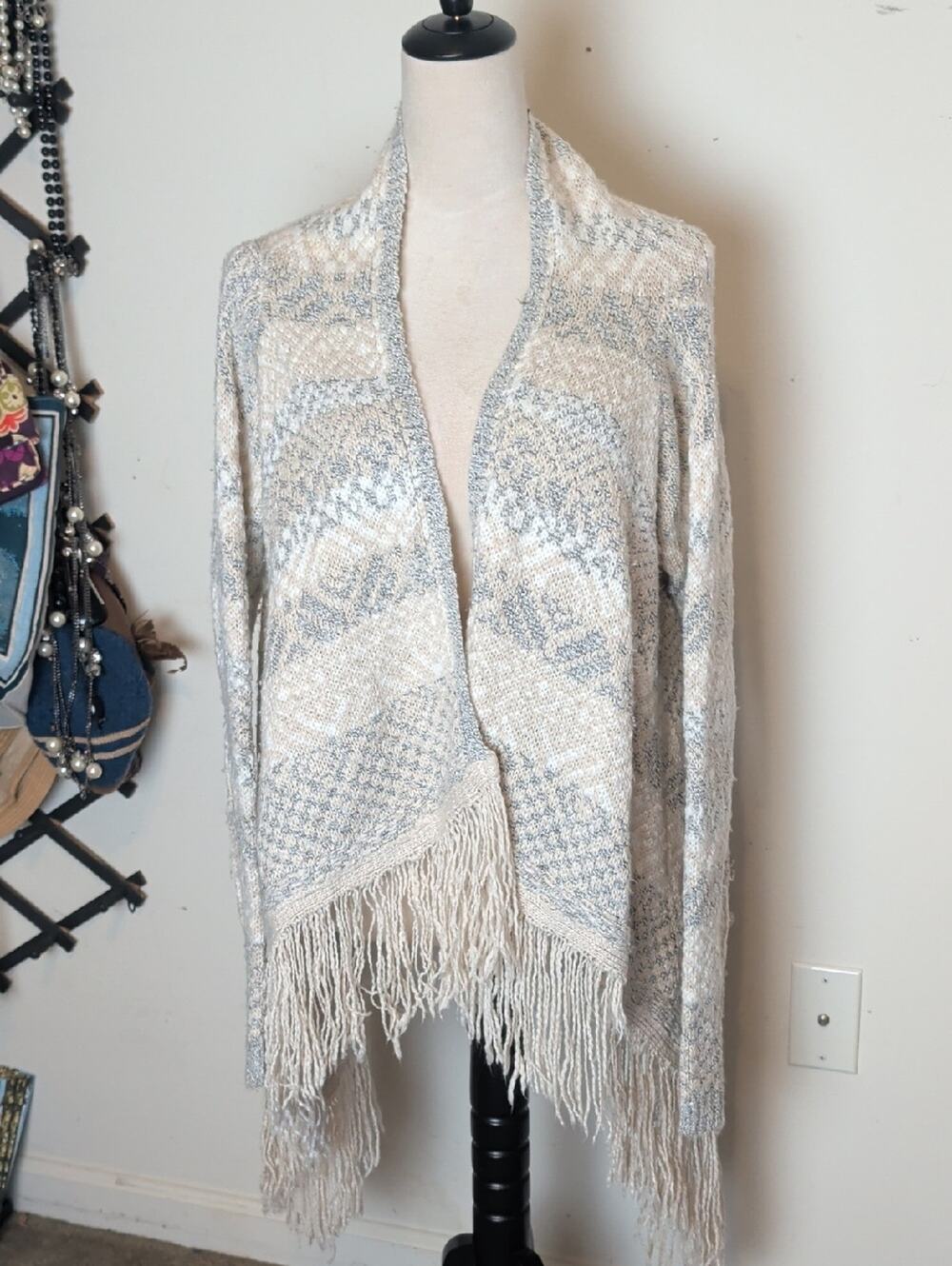 Romeo And Juliet Beach Neutral Fringe Cardigan Women's Size Medium
